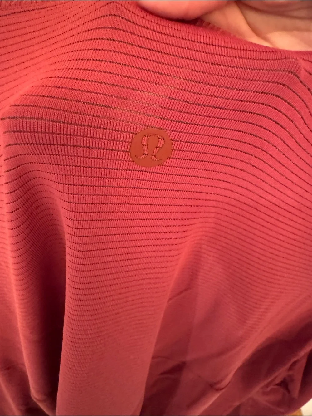 lululemon athletica Long Sleeve Ribbed Tunic in maroon with black lines size 8